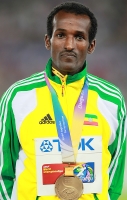 Деджен Гебремескель (Эфиопия). Бронзовый призер Чемпионата Мира 2011 (Тэгу) в беге на 5000м 
